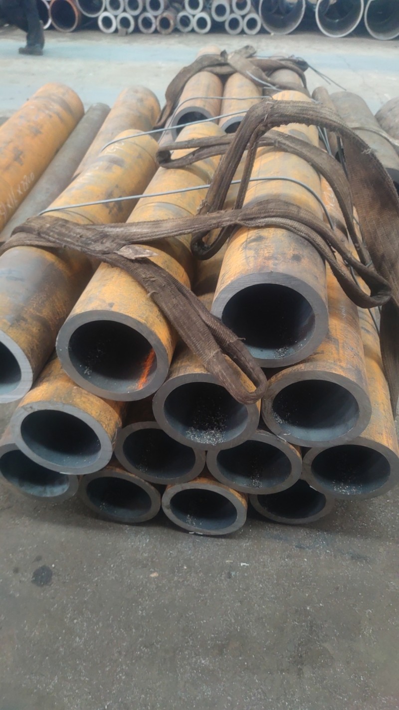 比如比如比如15CrMoG无缝钢管切割